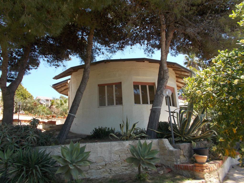 Holiday House Torre Di Manfria Villa Gela Buitenkant foto